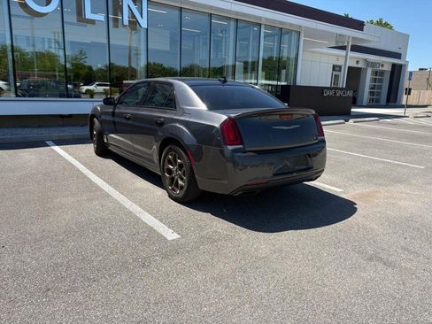 Used 2018 Chrysler 300 S w/ 300S Premium Group AWD/4WD image 2