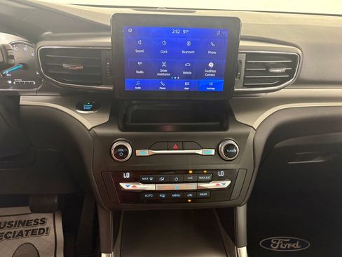 Used 2020 Ford Explorer XLT w/ Equipment Group 202A AWD/4WD image 26