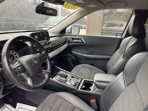 Used 2024 Mitsubishi Outlander SE AWD/4WD image 19