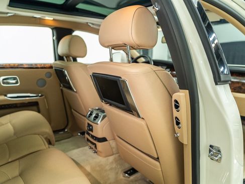 Used 2013 Rolls-Royce Ghost image 43