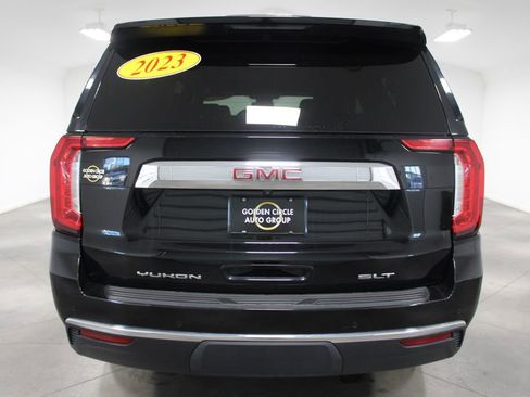 Used 2023 GMC Yukon XL SLT image 8
