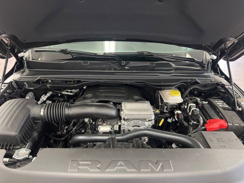 New 2026 RAM 1500 4x4 Crew Cab image 32