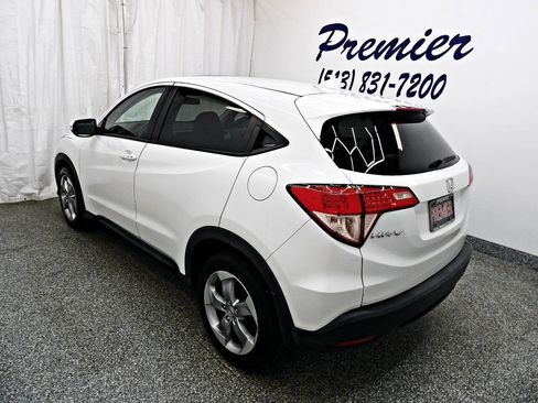Used 2017 Honda HR-V EX image 4