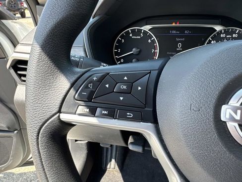 Used 2025 Nissan Altima 2.5 SV image 40