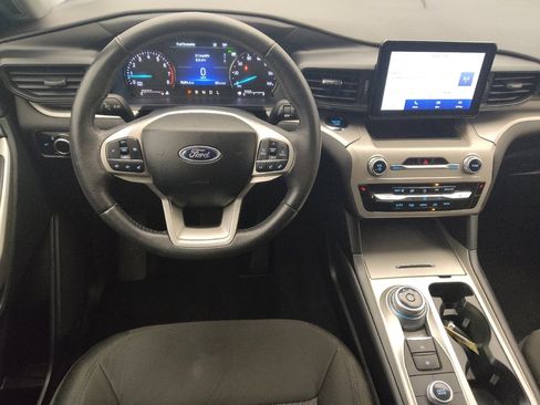 Used 2023 Ford Explorer XLT AWD/4WD image 22
