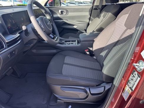 Certified 2025 Kia Sorento LX image 16