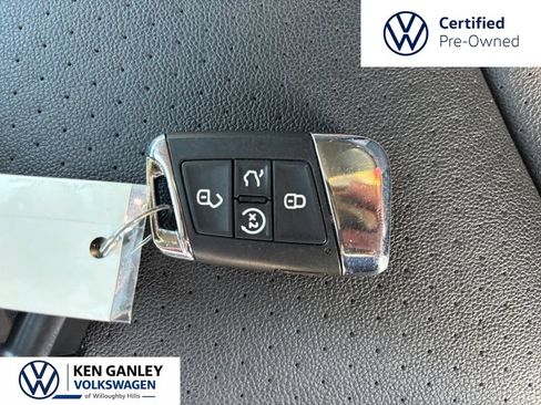 Used 2023 Volkswagen Atlas SE AWD/4WD image 28