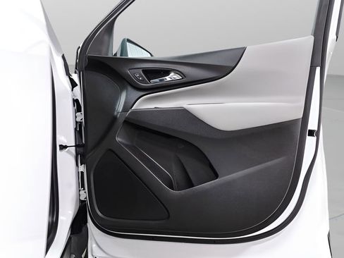 Used 2022 Chevrolet Equinox LT w/ LT True North Edition image 38