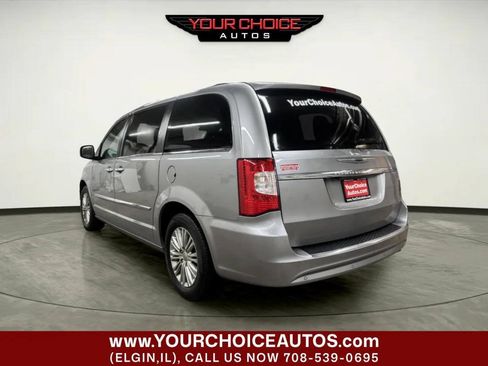 Used 2015 Chrysler Town & Country Touring-L w/ Driver Convenience Group FWD image 3