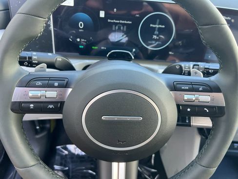 New 2025 Hyundai Tucson Limited image 24