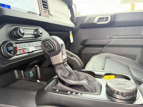 New 2025 Ford Bronco Outer Banks w/ Sasquatch Package image 21