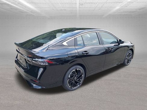 New 2026 Nissan Sentra SR w/ Floor Mat Package FWD image 5
