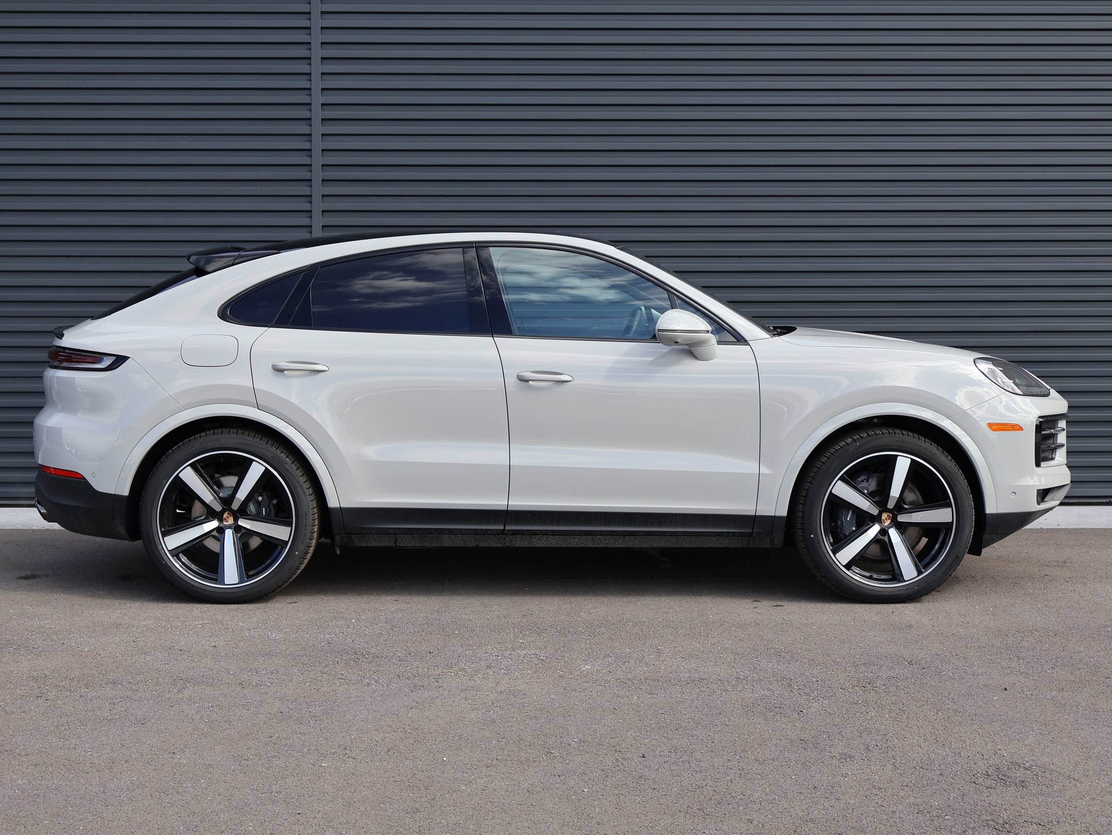 New 2026 Porsche Cayenne Coupe AWD/4WD image 8