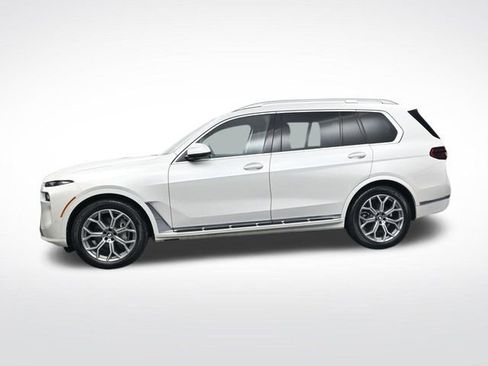 Used 2025 BMW X7 xDrive40i w/ Premium Package image 8