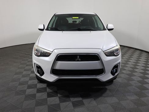 Used 2015 Mitsubishi Outlander Sport SE image 2