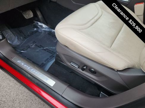 Used 2020 Ford Explorer Platinum w/ Premium Technology Package image 19