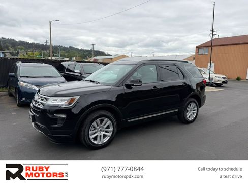Used 2018 Ford Explorer XLT w/ Equipment Group 202A AWD/4WD image 1