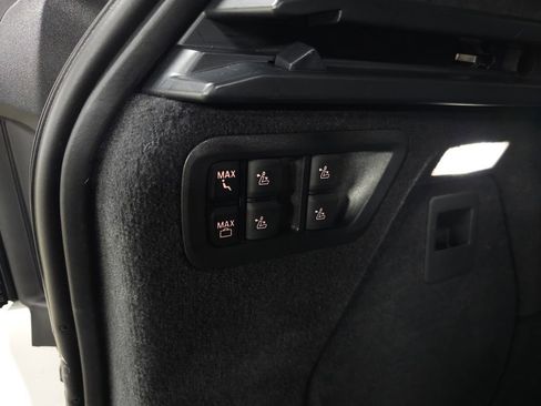 Used 2024 BMW X7 xDrive40i w/ M Sport Package image 10