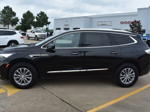 Used 2024 Buick Enclave Premium AWD/4WD image 8