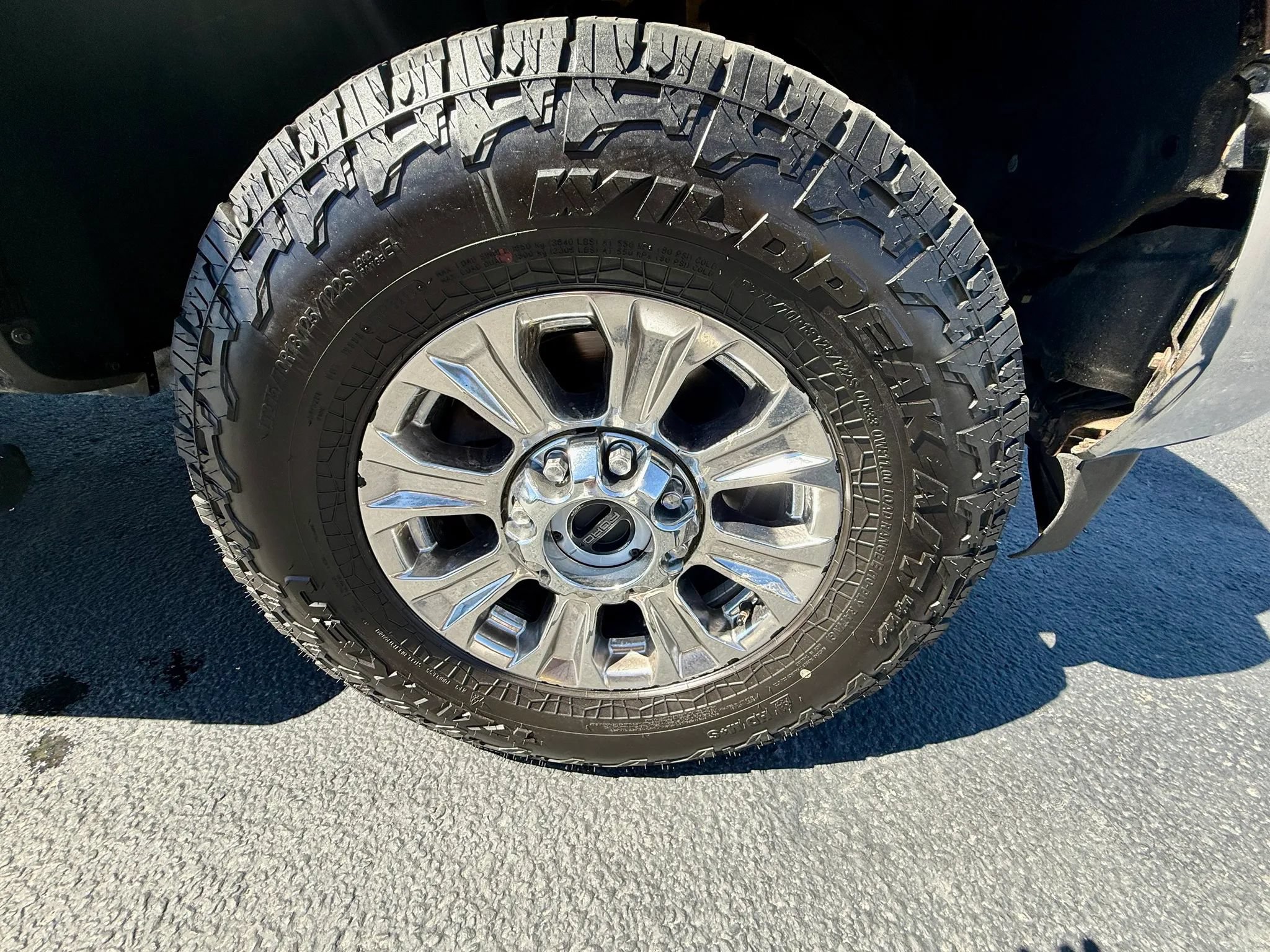 Used 2019 Ford F250 XLT w/ XLT Premium Package AWD/4WD image 17