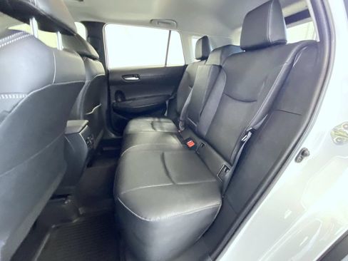 Used 2024 Toyota Corolla Cross XLE w/ Convenience Package AWD/4WD image 19