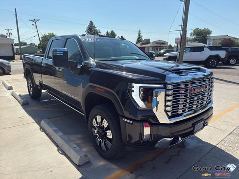 New 2025 GMC Sierra 2500 Denali w/ Denali Reserve Package image 4