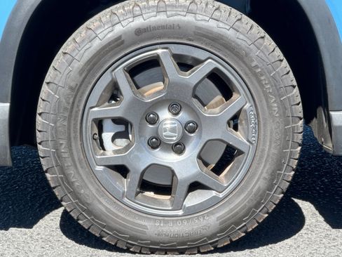 Used 2025 Honda Pilot TrailSport image 13