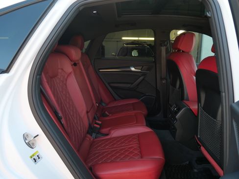 Used 2023 Audi SQ5 Premium Plus w/ Premium Plus Package image 12