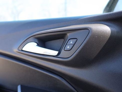 Certified 2025 Chevrolet Trax LS image 23