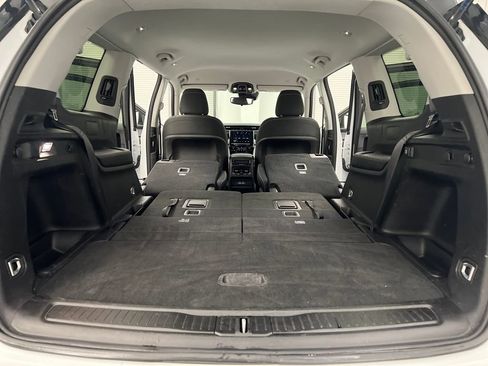 Used 2023 Jeep Grand Cherokee L Laredo image 36