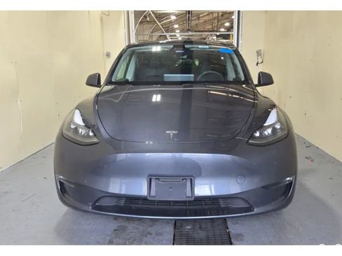 Used 2023 Tesla Model Y Performance AWD/4WD image 2