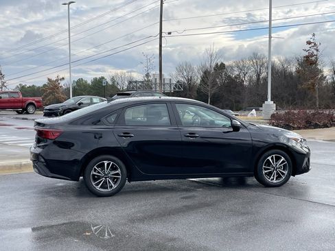 Certified 2024 Kia Forte LXS w/ LXS Technology Package image 8
