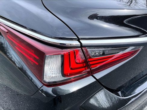 Used 2023 Lexus ES 350 w/ Premium Package image 22