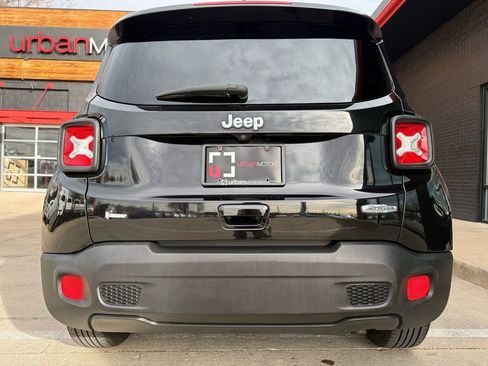 Used 2018 Jeep Renegade Latitude image 14