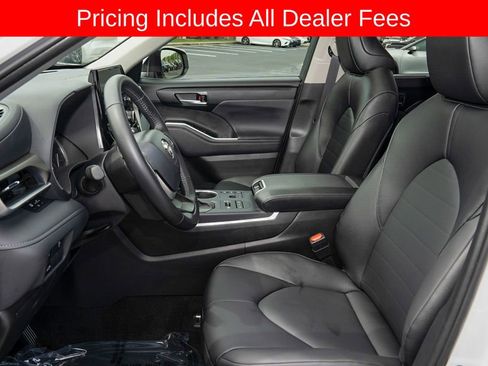 Certified 2026 Toyota Highlander XLE AWD/4WD image 13