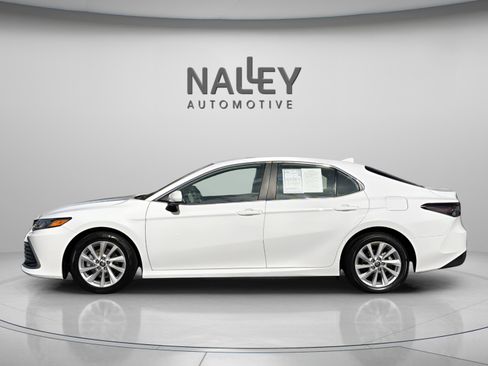 Used 2024 Toyota Camry LE image 3