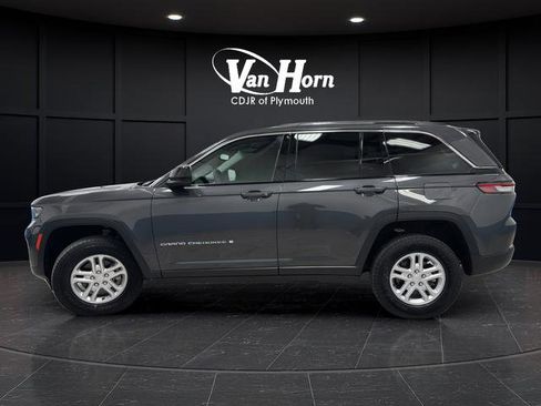 Certified 2023 Jeep Grand Cherokee Laredo image 4