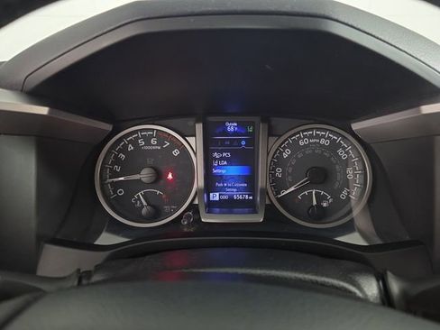 Used 2020 Toyota Tacoma SR5 AWD/4WD image 14