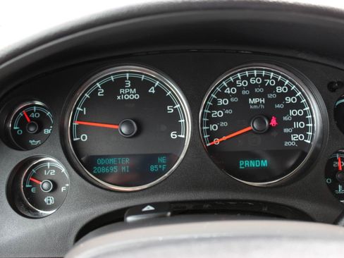 Used 2011 Chevrolet Tahoe LT AWD/4WD image 34