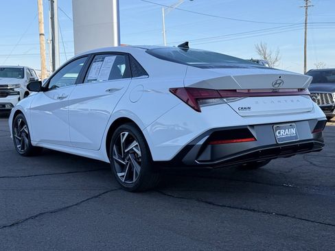 Used 2024 Hyundai Elantra SEL w/ Convenience Package image 5