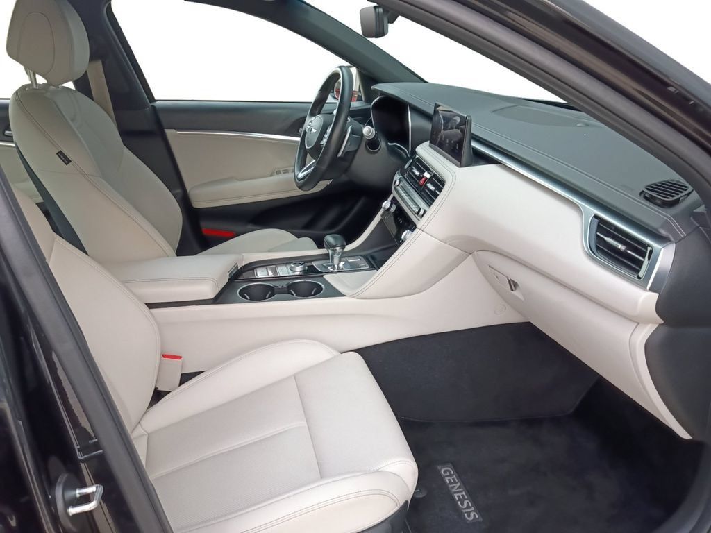 Used 2025 Genesis G70 2.5T RWD image 24