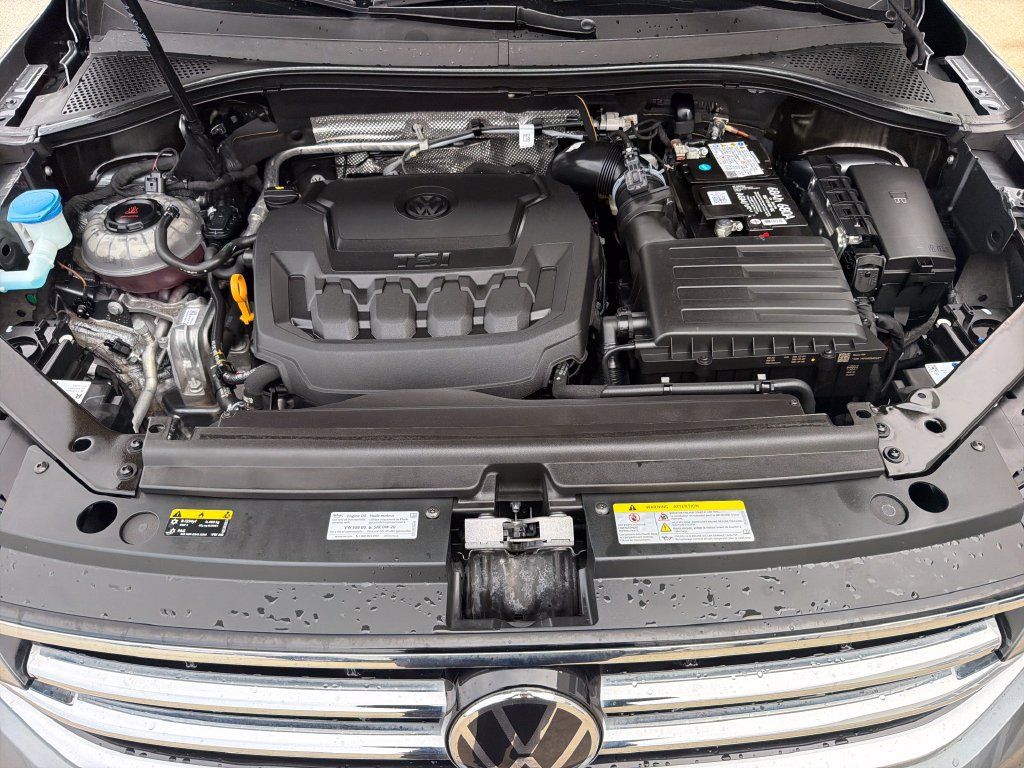 Certified 2023 Volkswagen Tiguan SE FWD image 28