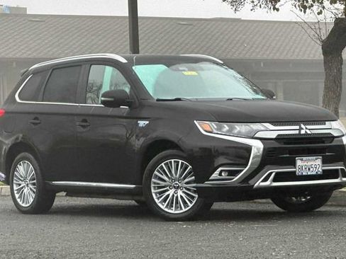 Used 2019 Mitsubishi Outlander GT image 2