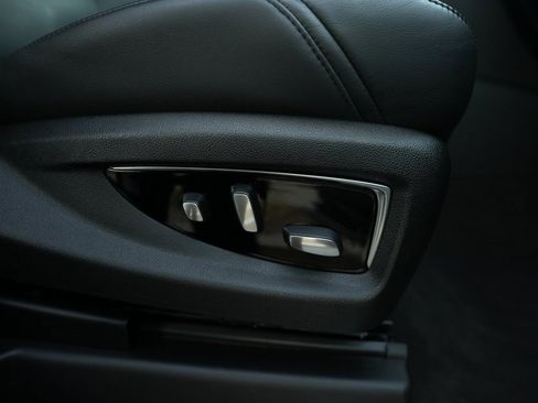 Used 2020 Cadillac Escalade ESV 4WD image 41