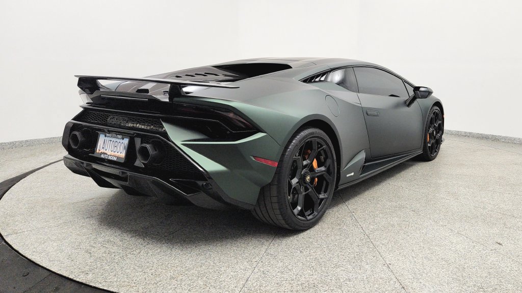Used 2023 Lamborghini Huracan Tecnica RWD image 11