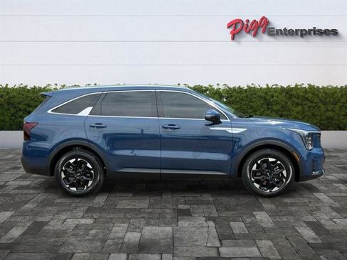Used 2025 Kia Sorento S w/ Panoramic Sunroof Package FWD image 7