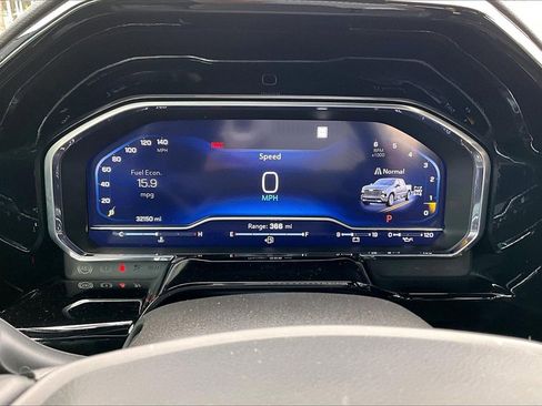 Used 2022 Chevrolet Silverado 1500 High Country w/ High Country Premium Package image 9