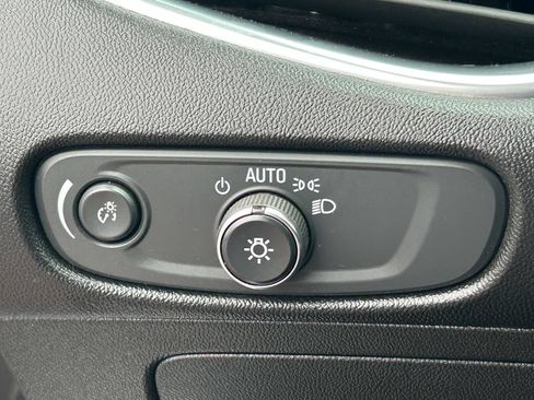 Used 2020 Chevrolet Malibu LT FWD image 25