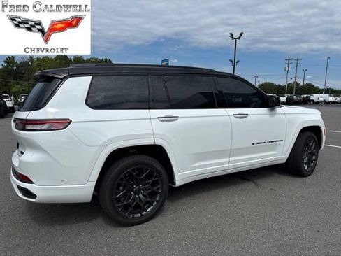 Used 2024 Jeep Grand Cherokee L Summit w/ High Altitude Package AWD/4WD image 3