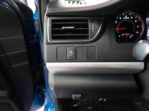 Used 2017 Toyota Camry SE w/ Moonroof Package FWD image 11